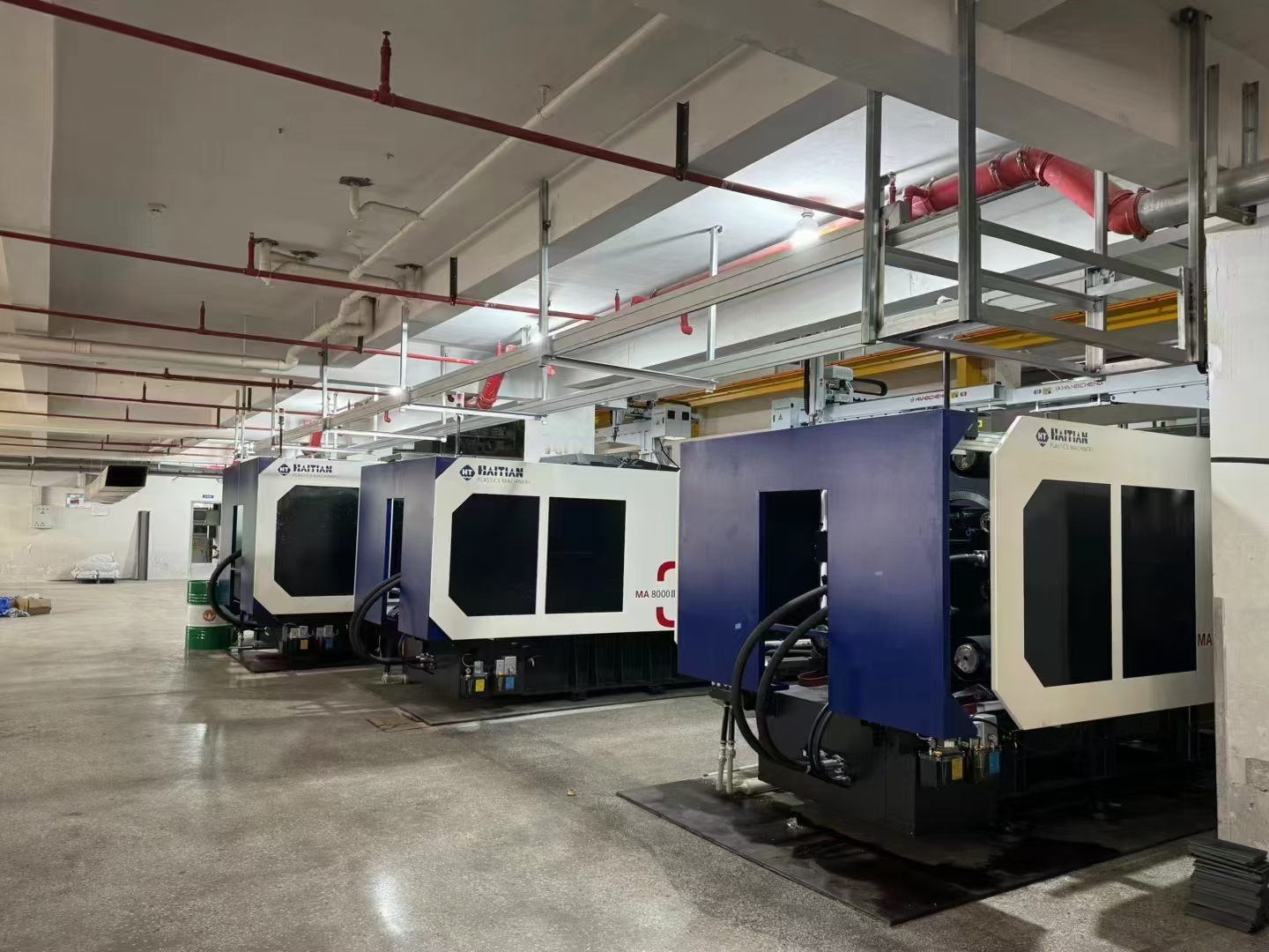 Injection molding equipment