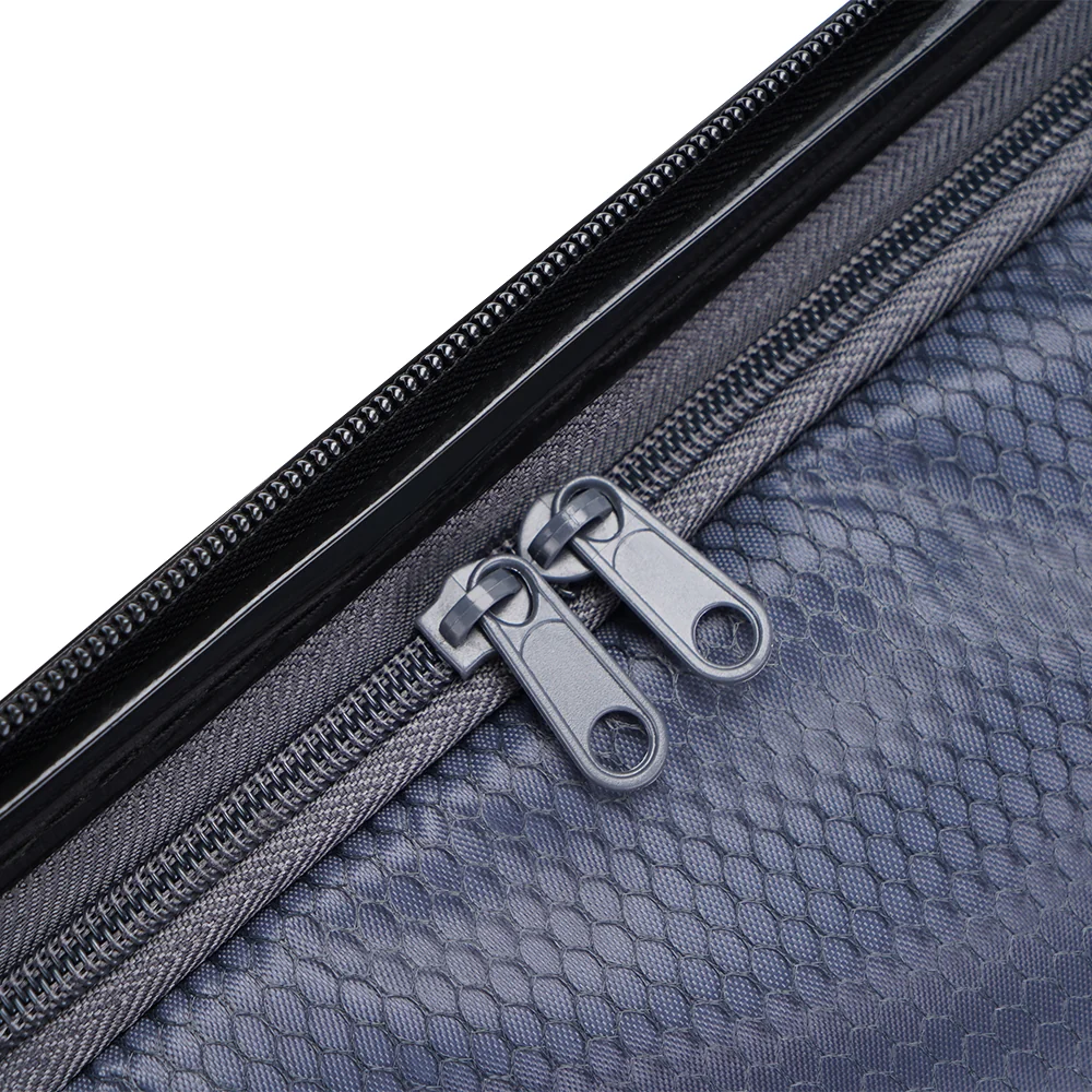 RibLine zipper and shell detail