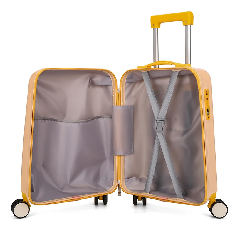 Lined interior with packing pocket and cross straps